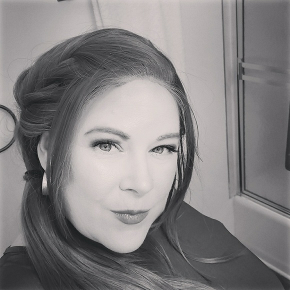 Meet your Posher, Gina - Picture 1 of 1